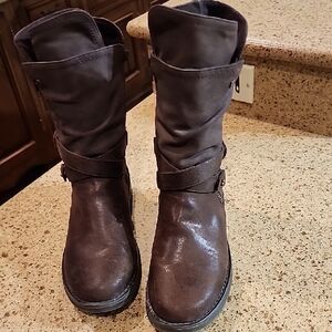 Carlos Santana Dark Brown Heeled Boots EUC SIZE-9